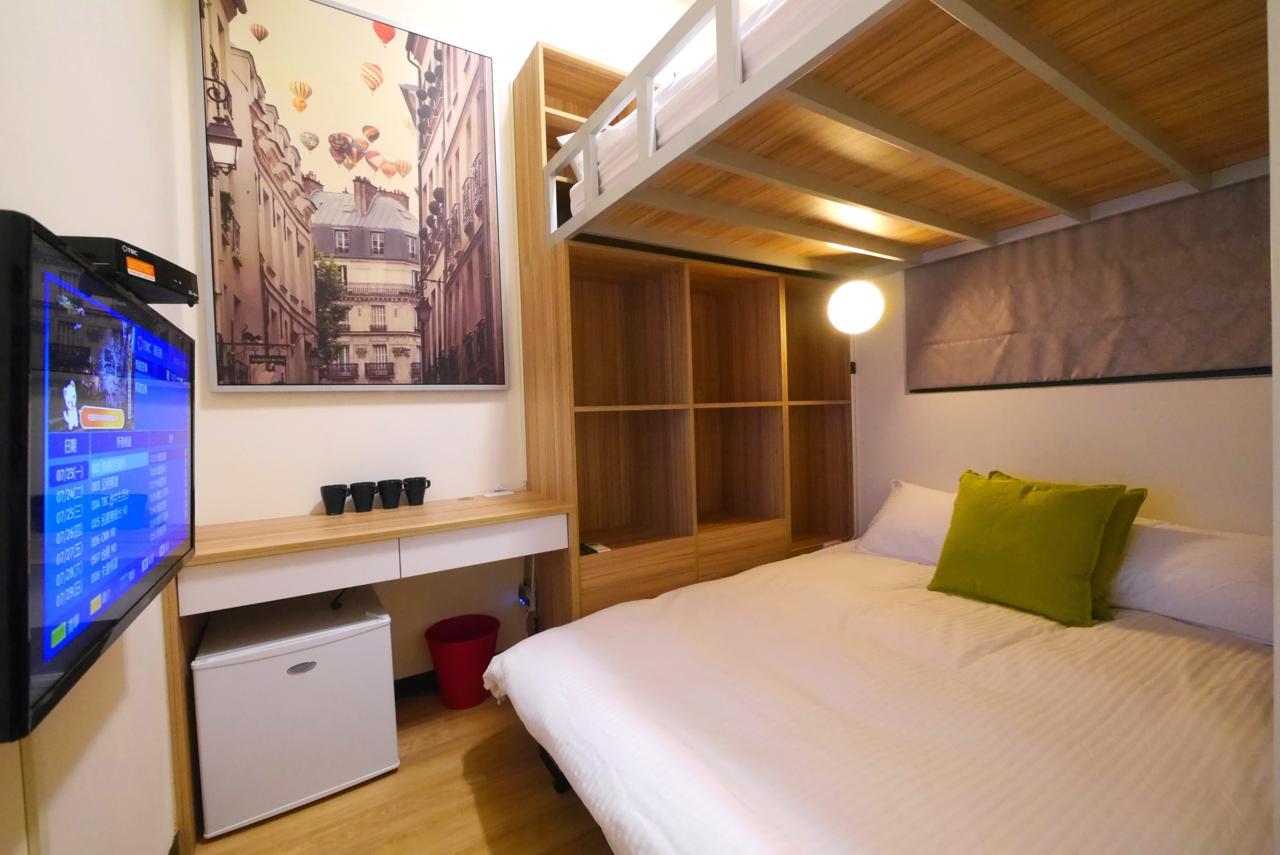 Traveler No. 3 Apartment Taichung Exterior photo